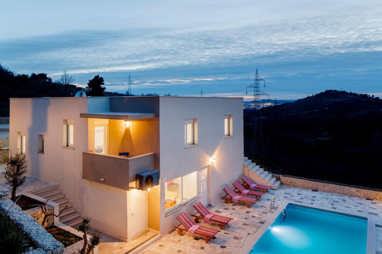 Villa Anabella Peaceful With Pool