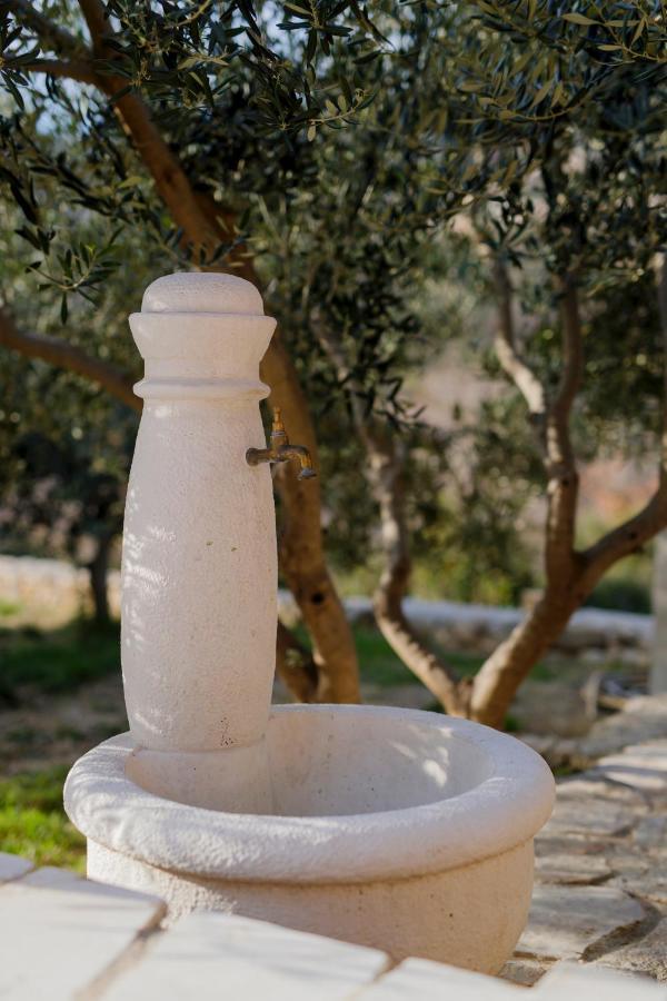 Villa Anabella Peaceful With Pool Klis