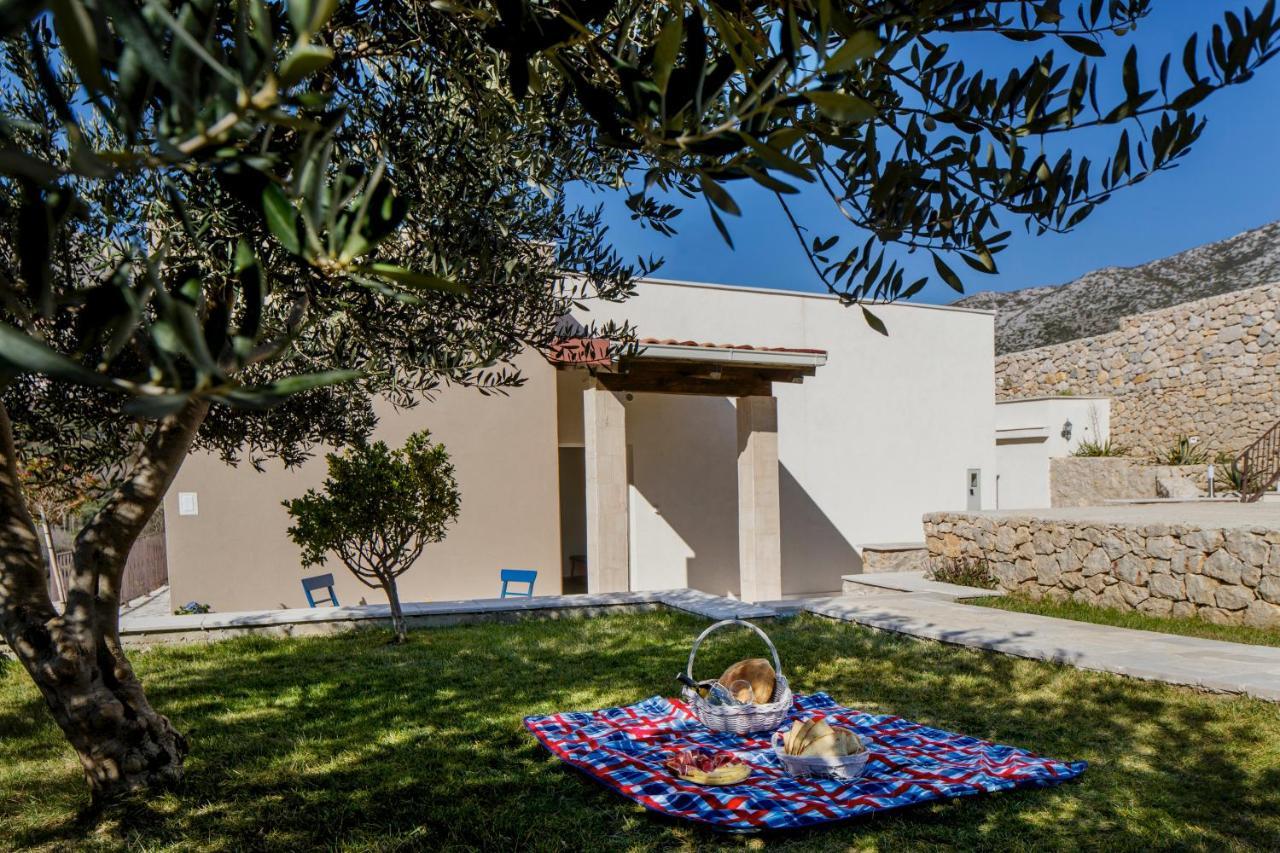 Villa Anabella Peaceful With Pool Klis