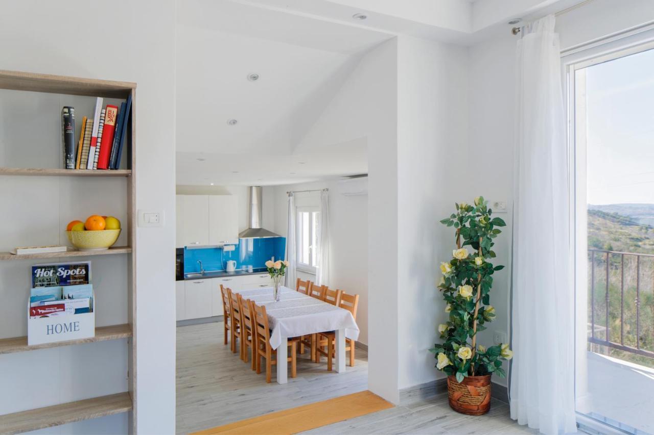 Anabella Peaceful With Pool Villa Klis