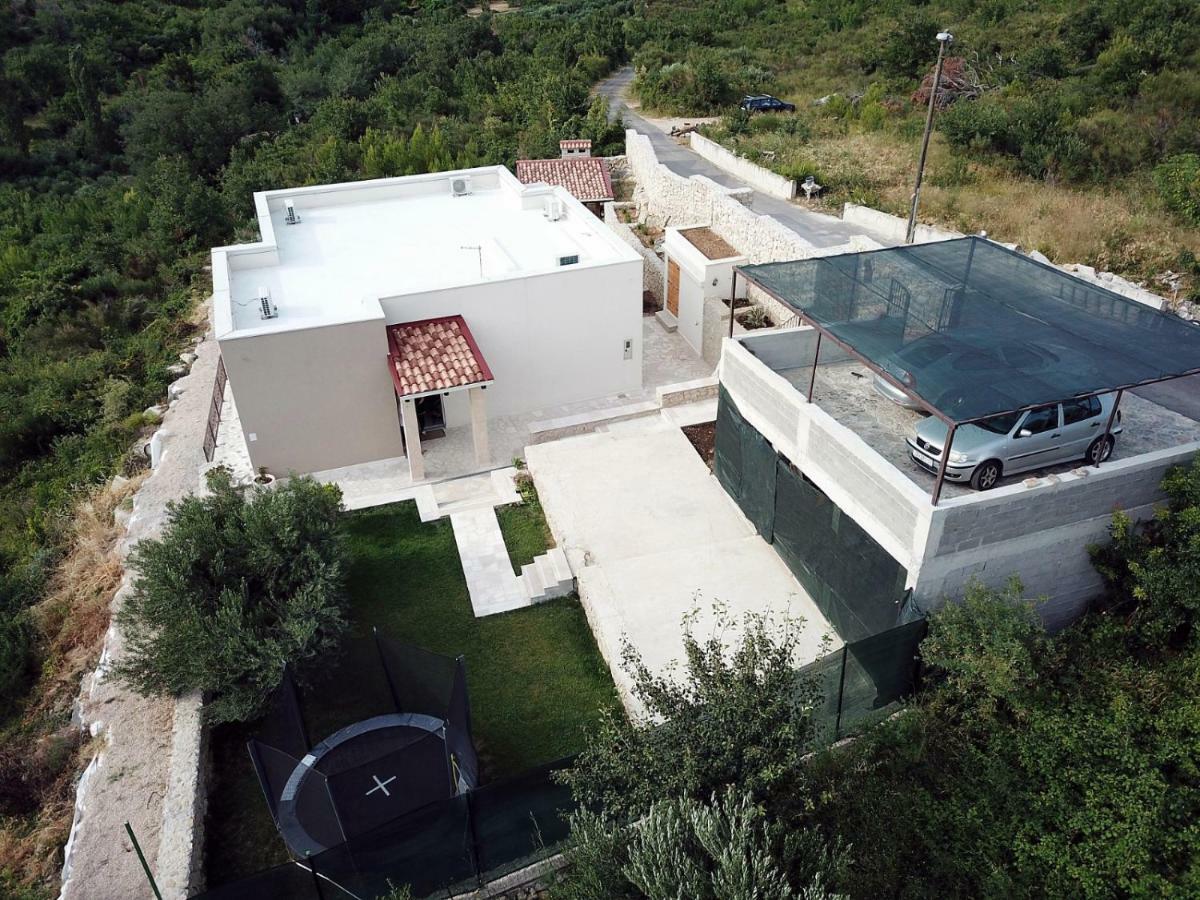 Anabella Peaceful With Pool Villa Klis